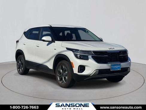 Certified 2025 Kia Seltos LX AWD/4WD image 1