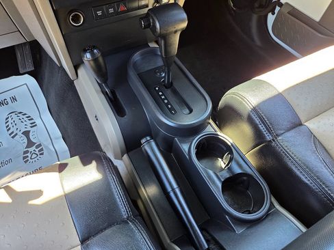 Used 2008 Jeep Wrangler Rubicon w/ PWR Convenience Group AWD/4WD image 34