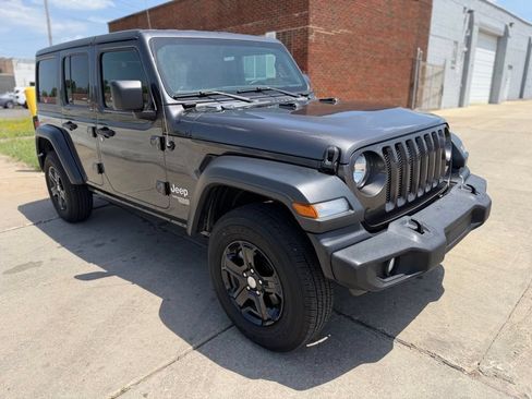 Used 2019 Jeep Wrangler Unlimited Sport S AWD/4WD image 4