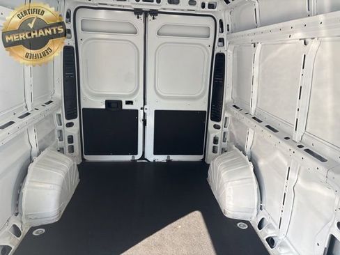 Used 2025 RAM ProMaster 2500 w/ Convenience Group image 10