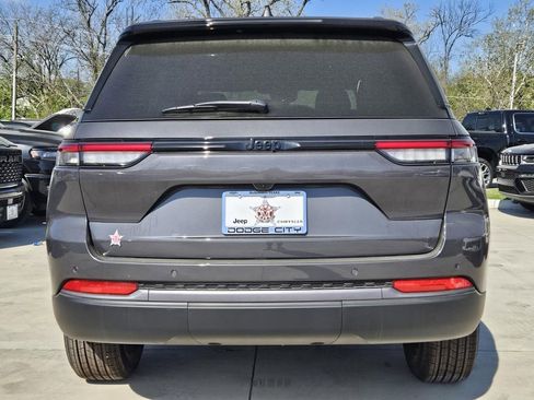 New 2026 Jeep Grand Cherokee Altitude RWD image 4