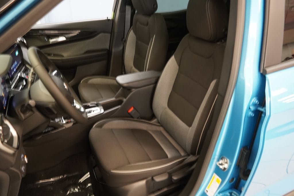 New 2026 Chevrolet TrailBlazer LT w/ LT Cold Weather Package AWD/4WD image 4