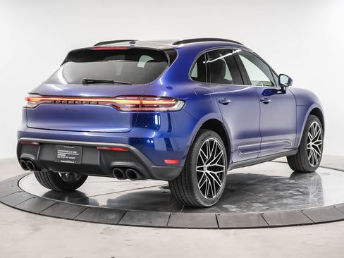 Certified 2024 Porsche Macan AWD/4WD image 9