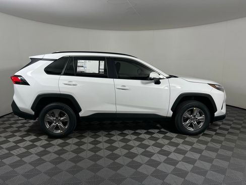 New 2025 Toyota RAV4 XLE image 4