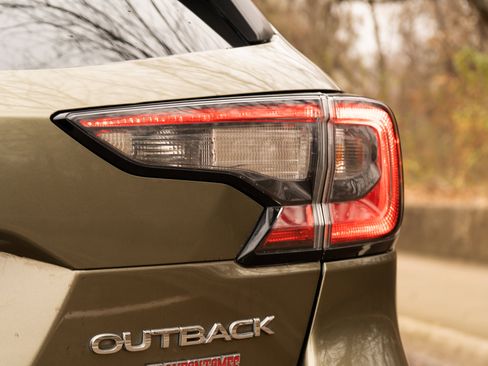 Used 2023 Subaru Outback Limited image 13