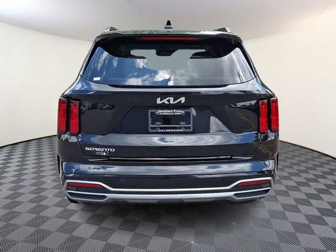 Certified 2023 Kia Sorento SX FWD image 6