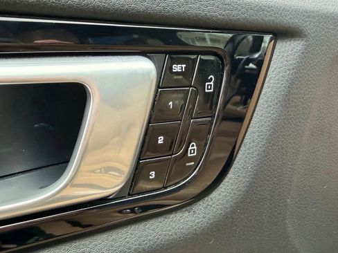 Used 2019 Porsche Cayenne S w/ Premium Plus Package AWD/4WD image 32