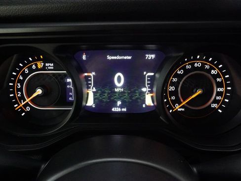 Used 2025 Jeep Gladiator Sport AWD/4WD image 11