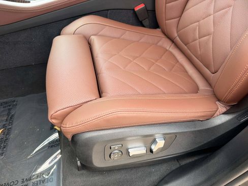 New 2026 BMW X5 xDrive50e w/ Premium Package AWD/4WD image 18