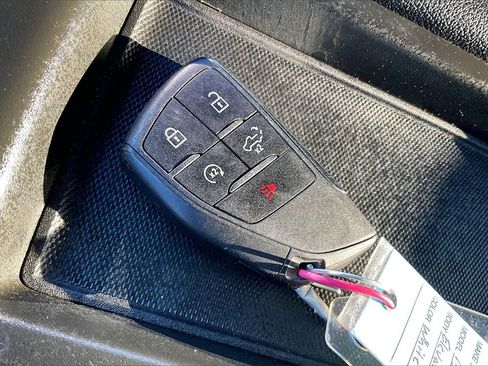 Used 2024 GMC Sierra 1500 Elevation w/ LPO, Elevation Black Package image 11