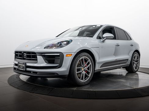 Certified 2026 Porsche Macan S AWD/4WD image 1