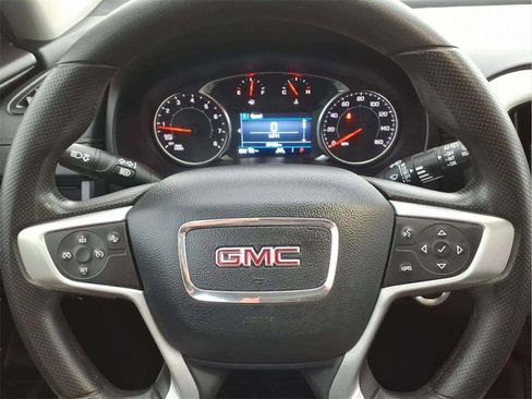 Used 2024 GMC Terrain SLE w/ Driver Convenience Package image 14