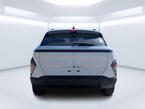 Used 2026 Hyundai Kona SEL Sport image 4