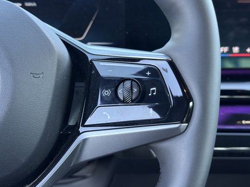 Used 2025 BMW i5 xDrive40 w/ Premium Package image 21