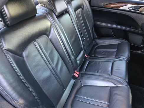 Used 2017 Lincoln MKZ Reserve image 25