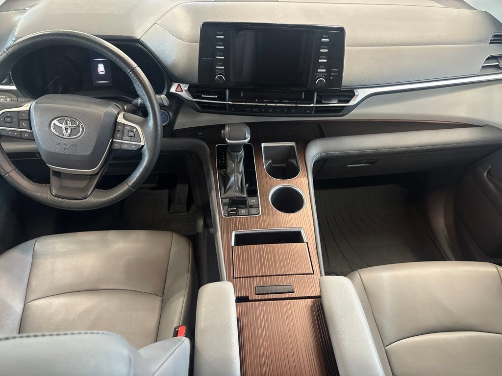 Used 2021 Toyota Sienna XLE AWD/4WD image 7