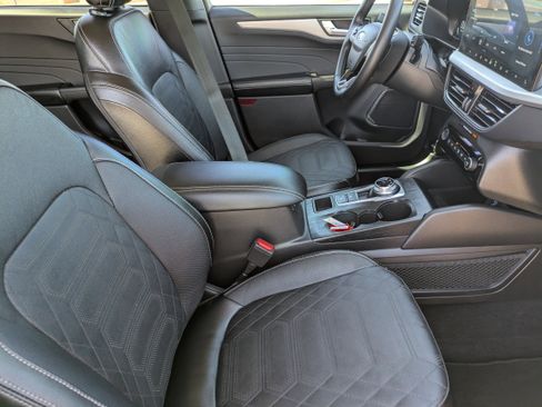 Used 2023 Ford Escape Platinum w/ Premium Technology Package image 13