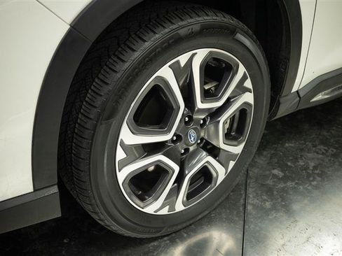 Used 2023 Subaru Ascent Limited AWD/4WD image 4