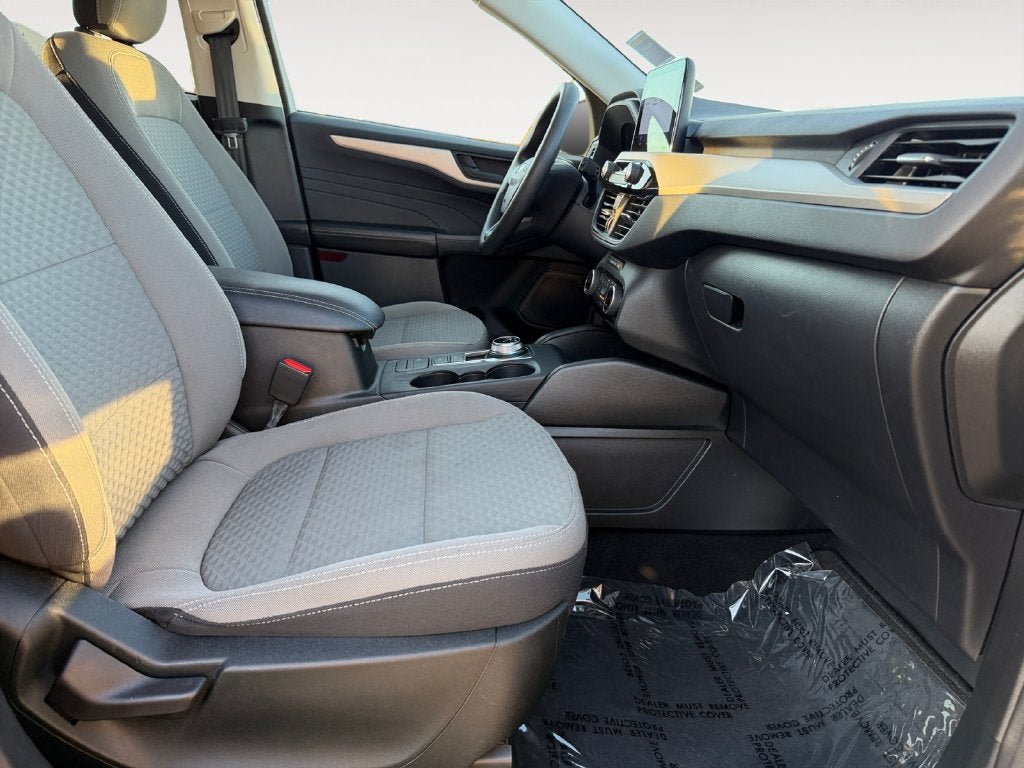 Used 2022 Ford Escape SE FWD image 24