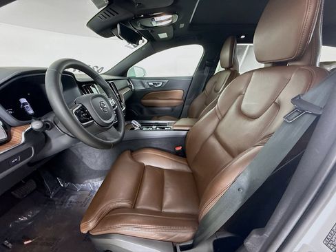 Certified 2024 Volvo V60 B5 Cross Country Ultimate w/ Protection Package Premier AWD/4WD image 22