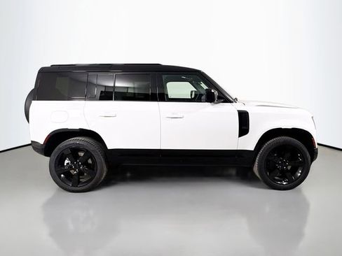 New 2026 Land Rover Defender 110 X-Dynamic SE AWD/4WD image 4