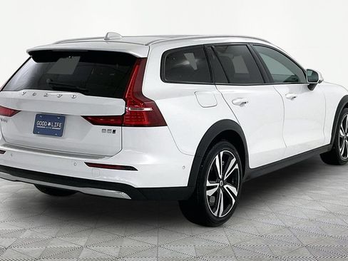 Used 2024 Volvo V60 B5 Cross Country Plus w/ Protection Package Premier AWD/4WD image 6