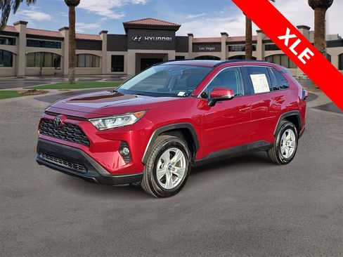 Used 2019 Toyota RAV4 XLE image 4