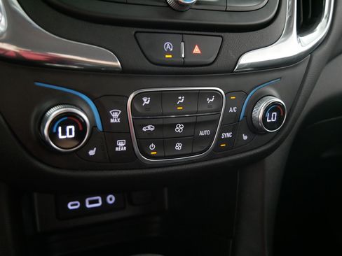 Used 2023 Chevrolet Equinox LT AWD/4WD image 23