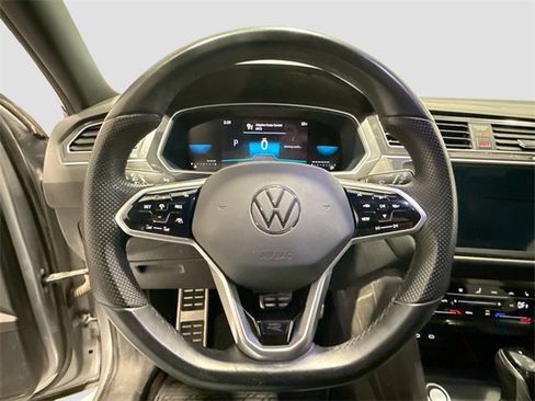 Used 2023 Volkswagen Tiguan SE R-Line image 7