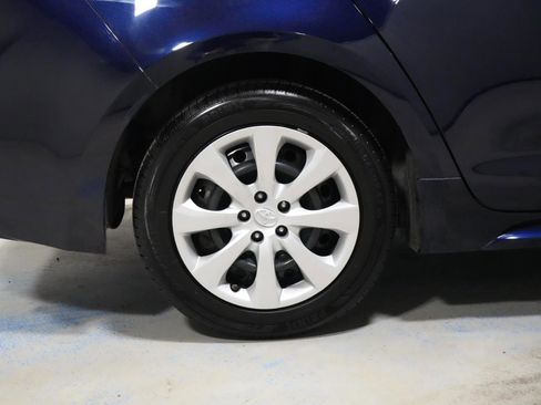Used 2020 Toyota Corolla LE image 34