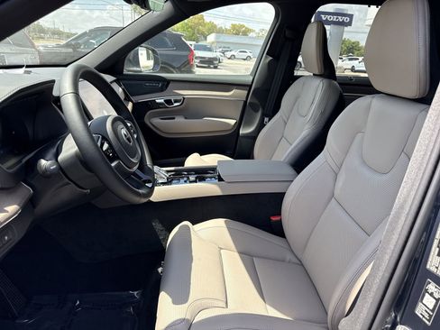 New 2026 Volvo XC90 T8 Ultra w/ Protection Package Premier image 10