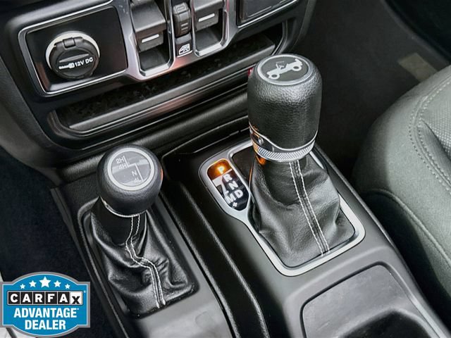 Used 2018 Jeep Wrangler Unlimited Sahara AWD/4WD image 17