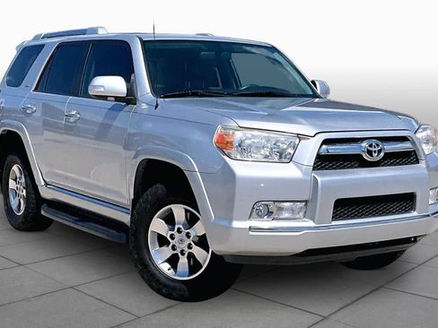 Used 2011 Toyota 4Runner SR5 w/ Premium Pkg w/Leather AWD/4WD image 2