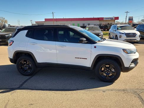 Used 2023 Jeep Compass Trailhawk image 5