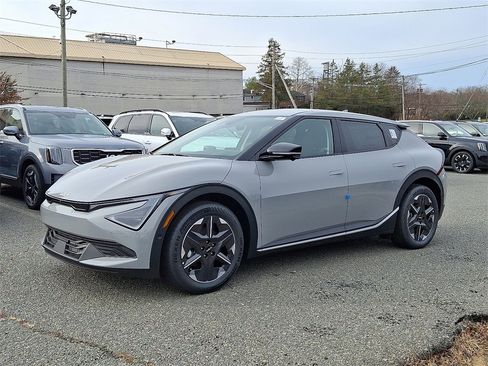 New 2025 Kia EV6 Light w/ Light LR Technology Package image 2