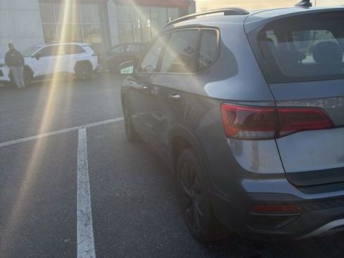 Used 2022 Volkswagen Taos S image 3