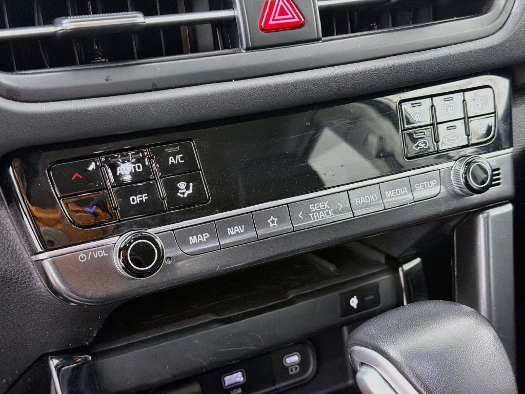 Certified 2024 Kia Seltos EX AWD/4WD image 16