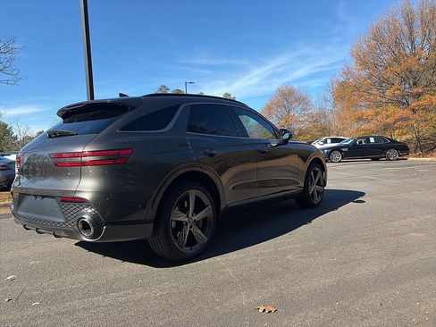 Used 2025 Genesis GV70 2.5T Sport Prestige w/ Sport Prestige Package image 3