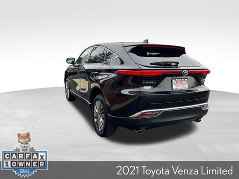 Used 2021 Toyota Venza Limited image 8