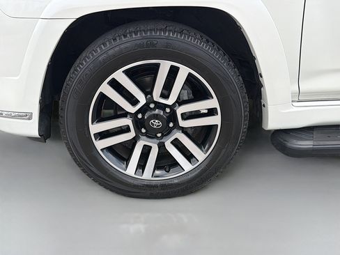 Used 2022 Toyota 4Runner Limited RWD image 40