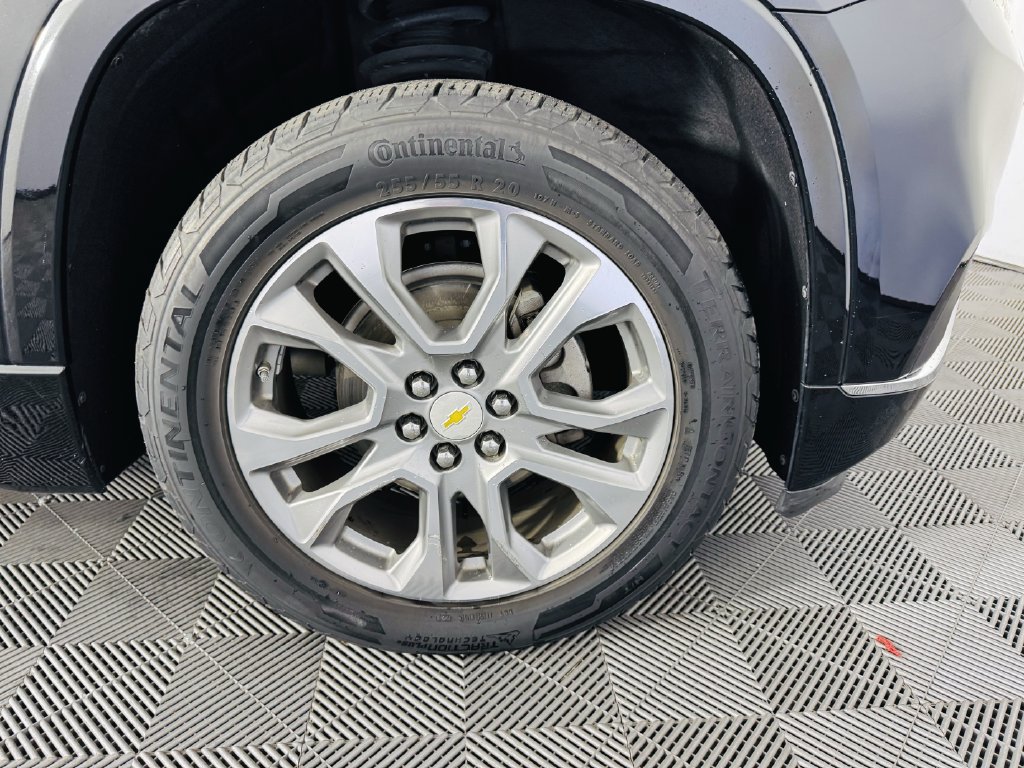 Used 2019 Chevrolet Traverse Premier w/ Driver Confidence II Package FWD image 36