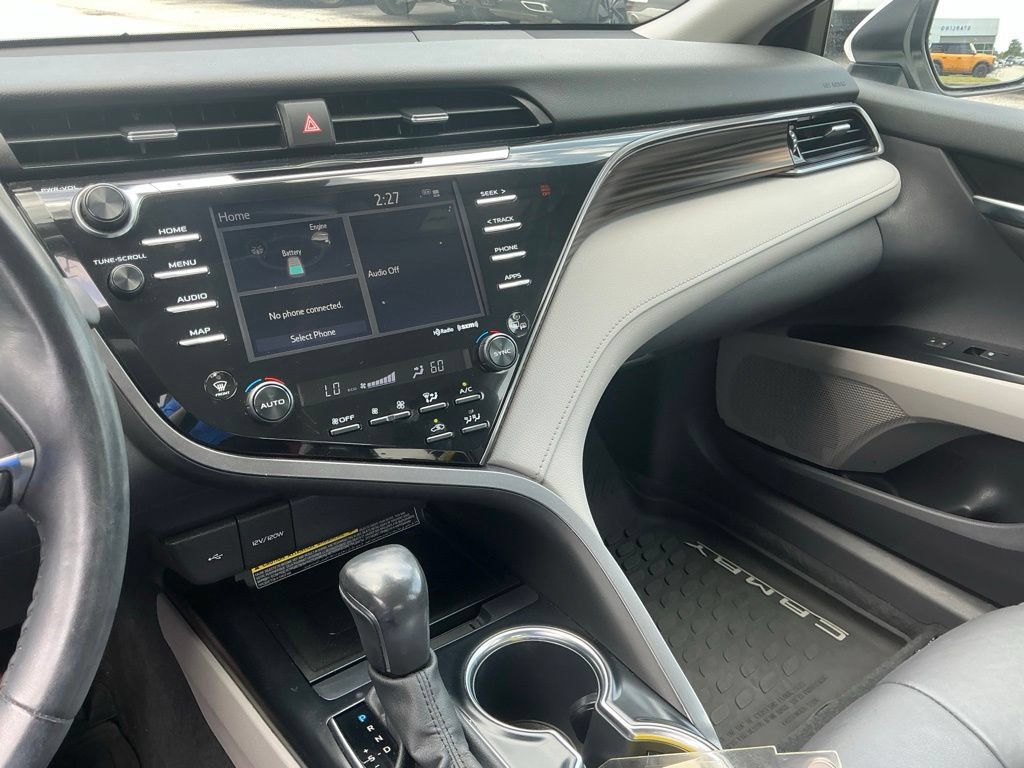 Used 2020 Toyota Camry XLE FWD image 44