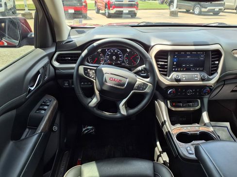 Used 2023 GMC Acadia Denali FWD image 3