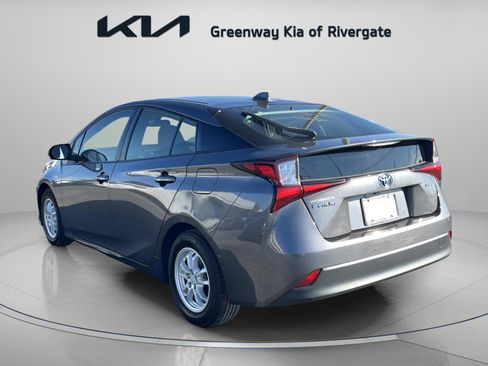 Used 2022 Toyota Prius L Eco image 5