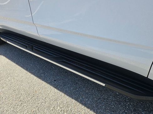 Used 2023 Chevrolet Suburban Premier image 30