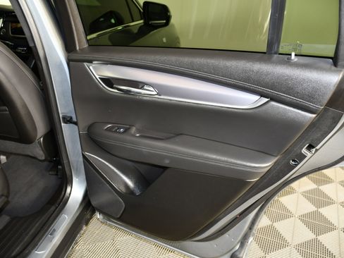 Used 2025 Cadillac XT6 Luxury image 44