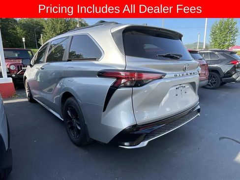 Used 2022 Toyota Sienna XSE AWD/4WD image 4
