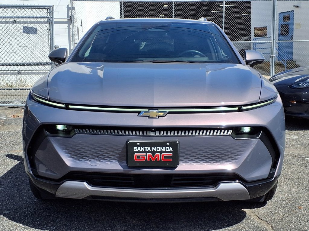 Used 2025 Chevrolet Equinox EV LT w/ Convenience Package FWD image 2