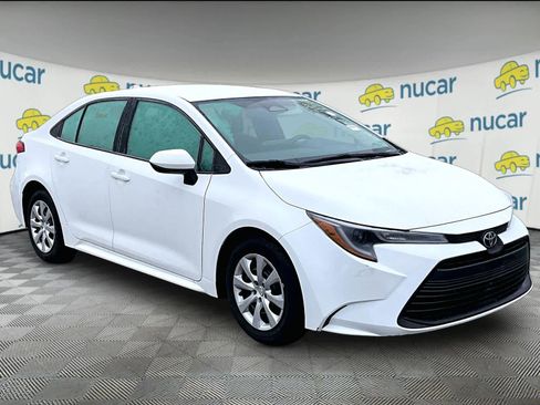 Used 2025 Toyota Corolla LE image 1