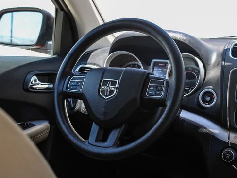 Used 2019 Dodge Journey SE FWD image 14